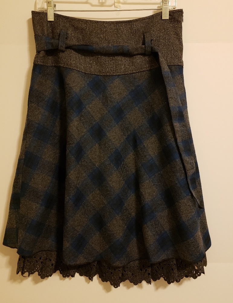 Vivid Collection DFNY skirt